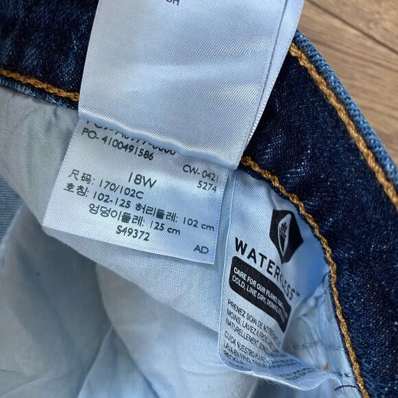 Levi's WEDGIE STRAIGHT FIT WOMEN'S JEANS (PLUS SIZE) 18W - Picture 7 of 9